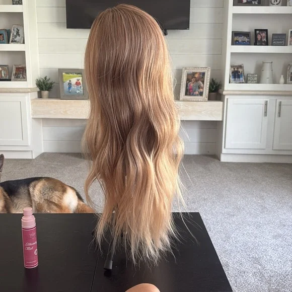 Chelsey Smith Crowns apricot standard size T-part wig - Picture 2 of 10